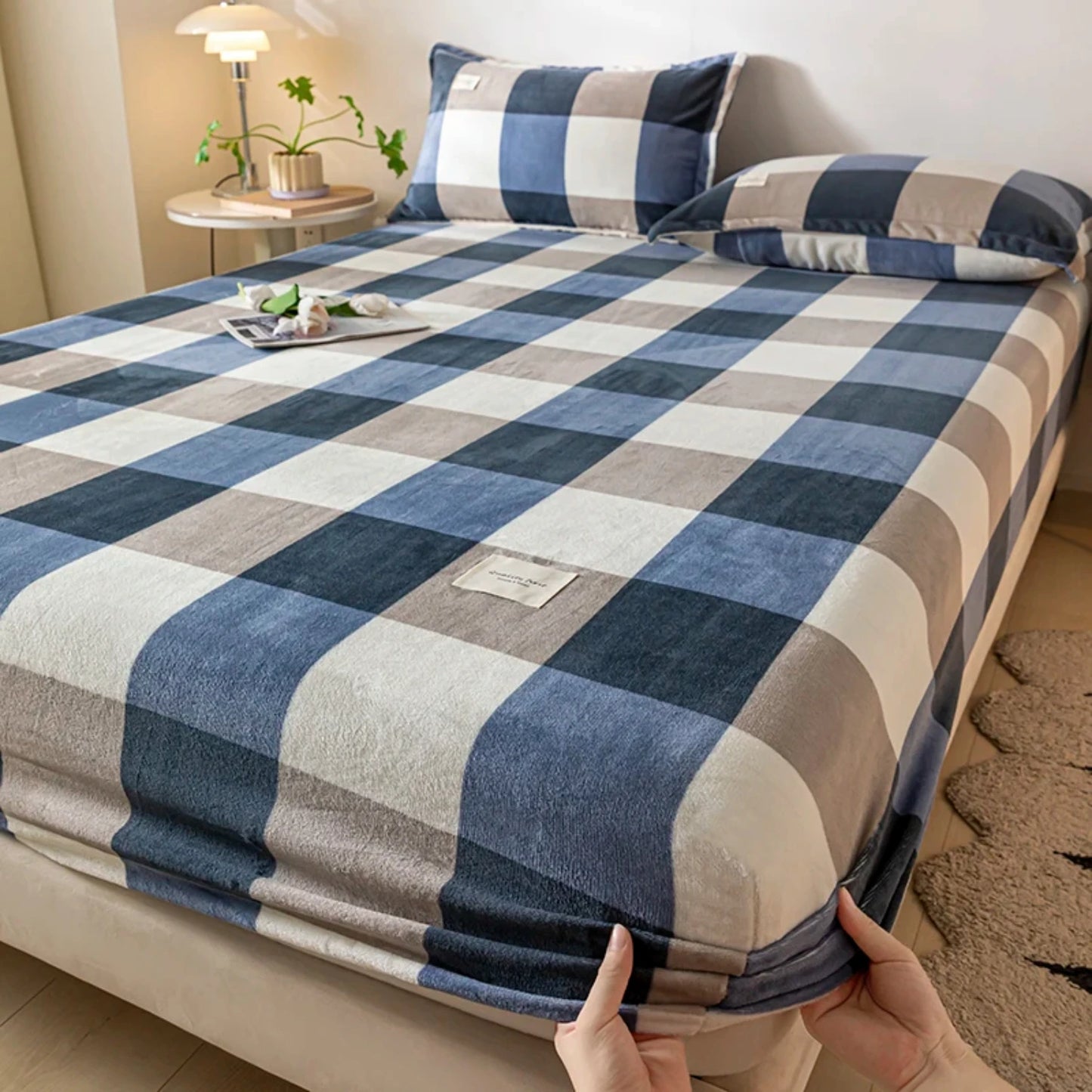 Warm Plush Fitted Sheet Elastic Mattress Cover Velvet Bed